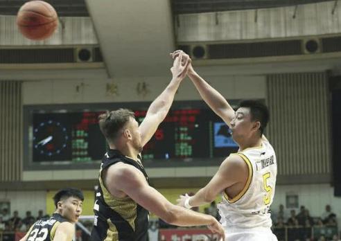 广厦108-120辽宁 郭艾伦独揽27分成为这场比赛胜负手