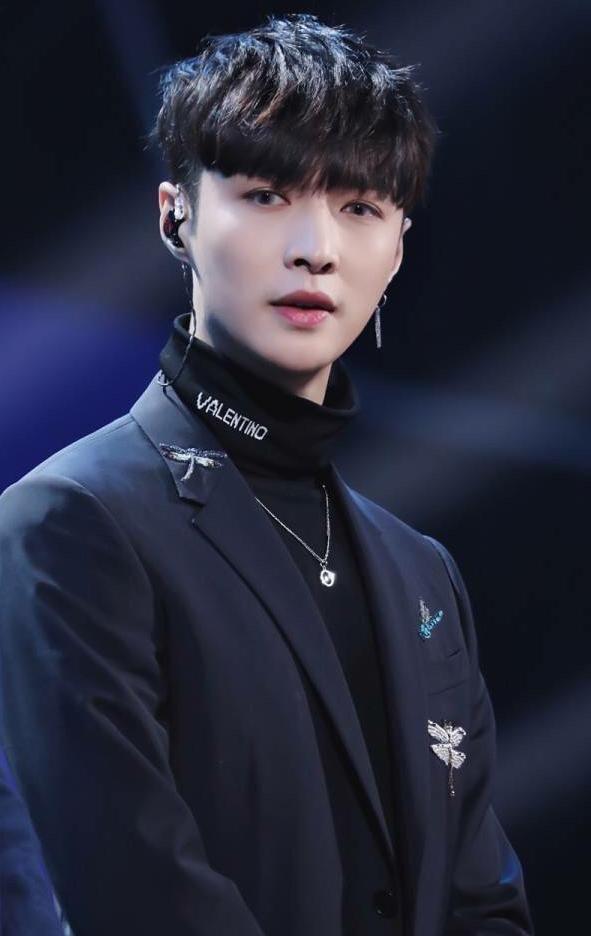 天了噜！张艺兴误入粉丝群 遭遇兴奋地不行的粉丝持续发消息轰炸