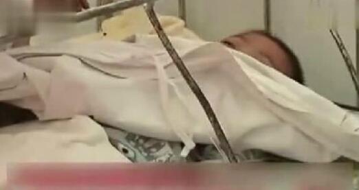 模仿动画片？女童撑小花伞坠楼 6岁女孩撑起小花伞从13楼一跃而下