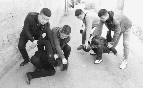 女子被摩托拖行数十米 临沂警方仨小时抓获嫌犯