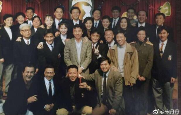 慢慢回忆!宋丹丹晒昔日合影 郭达当年头顶上还有头发