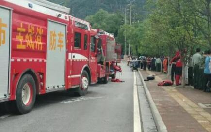 桂林发生龙舟翻船 截至17时有5人已无生命体症