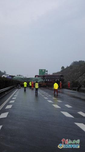 大广高速事故三车相撞事故已致4死 封路解除了吗？