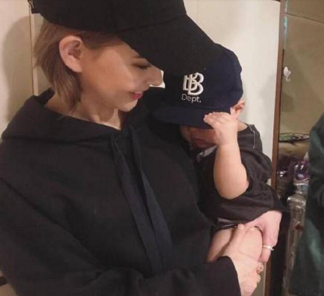 好开心!周杰伦晒儿子全名 “女儿控”终于记得还有个儿子了