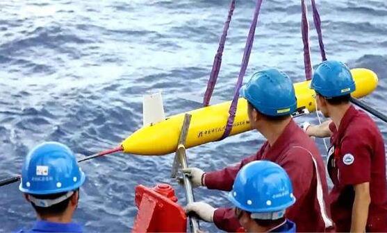 震惊世界!水下滑翔机首潜8213米 共完成18个剖面下潜观测