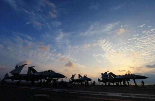 中国海军，生日快乐！