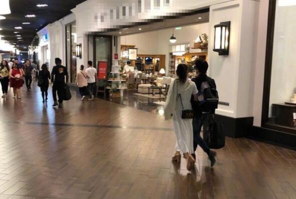 郭富城方媛迪拜被偶遇 异国游庆祝结婚纪念日