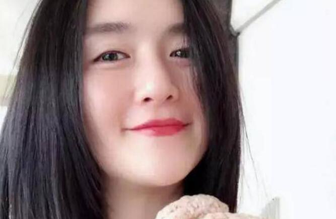 谢娜复工首露面现身机场 身材依旧纤瘦恢复很好