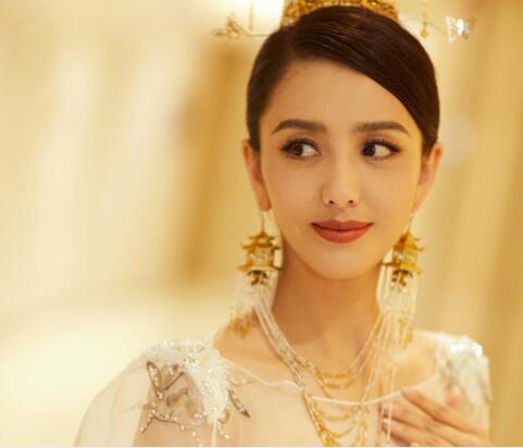 压力山大？黄渤口误道歉佟丽娅 网友:这事得多少顿饭才能摆平