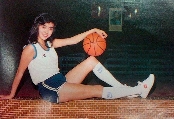 王祖贤闺蜜旧照大曝光 网友：在没有PS的年代女神仍貌美如花