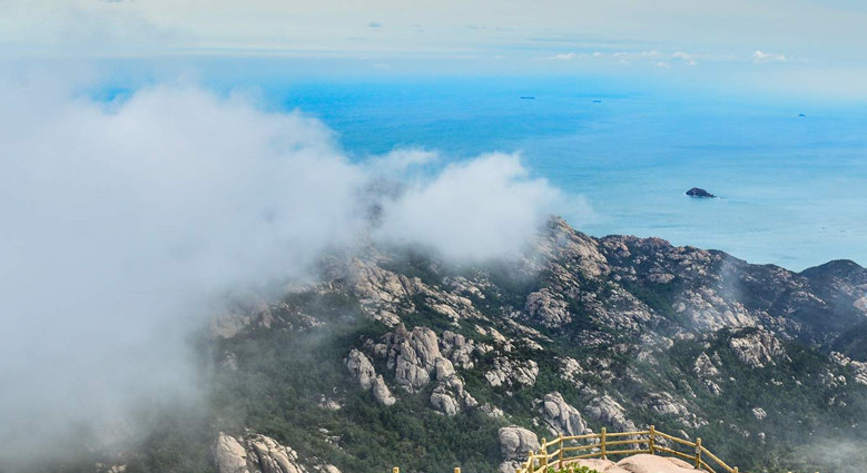 崂山惊现云海奇观 美若童话世界