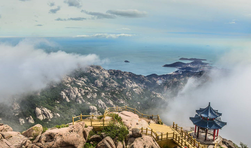 崂山惊现云海奇观 美若童话世界