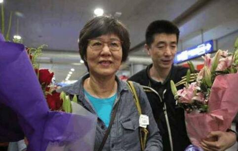 中国女排名单正式公布：郎平回归 朱婷和李盈莹领衔出战 