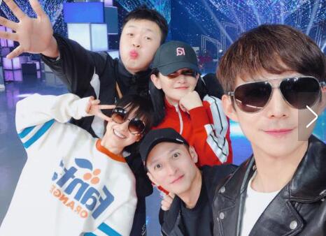 谢娜回归！快乐家族合照令粉丝炸锅 