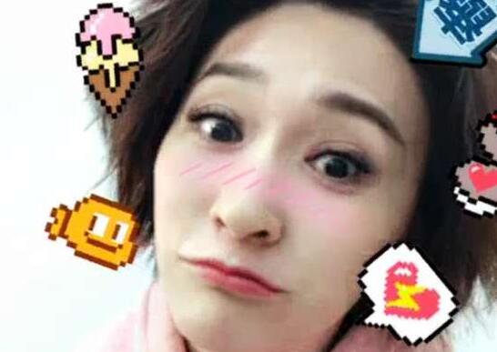 李小冉曝拍戏细节 心直口快!李小冉开直播自曝拍戏细节哇嘎力贡啊！