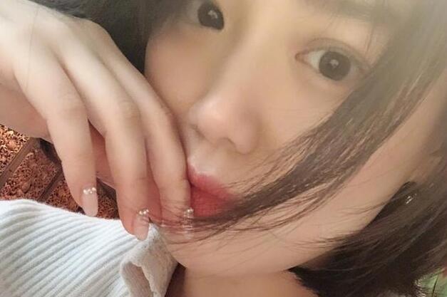 马思纯粉丝破千万致谢“唇蜜” “小马哥”衣品坐火箭在飙升