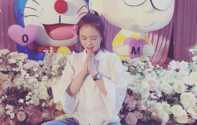 马思纯粉丝破千万致谢“唇蜜” “小马哥”衣品坐火箭在飙升