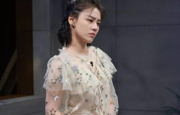 马思纯粉丝破千万致谢“唇蜜” “小马哥”衣品坐火箭在飙升