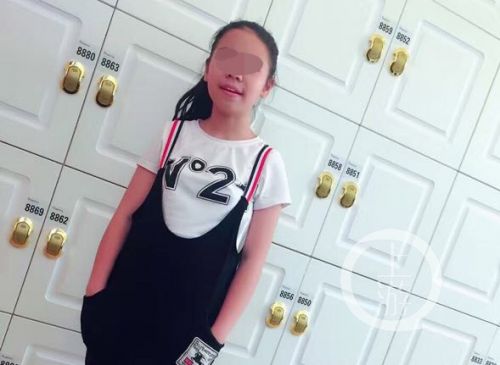 学霸疑遭欺凌自杀 课本上留有字样：我是欠你钱还是吃你家大米了?