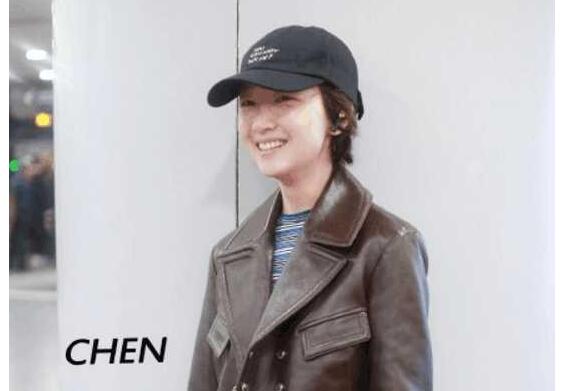 后来的我们！周冬雨北京瘫做宣传 