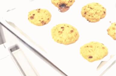 张艺谋女儿做饼干有模有样 张艺谋家庭幸福陈婷功不可没