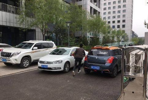 交警飞奔护送男子断肢 无法进行再植手术很遗憾