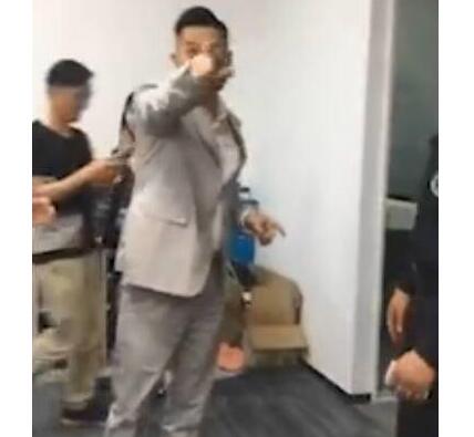 笑翻了！电影发布会渣渣辉的警告 张家辉:你们嘟补药叫我渣渣辉了!