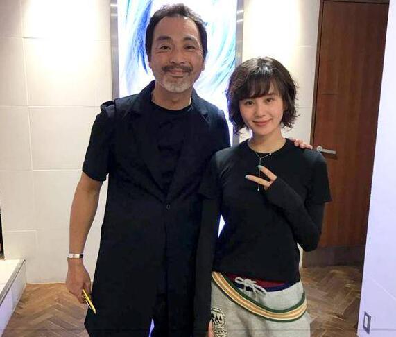 风格大变？刘诗诗新发型小卷发 