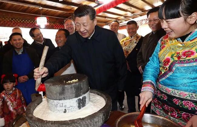 习近平这些亲民举动,太接地气了!
