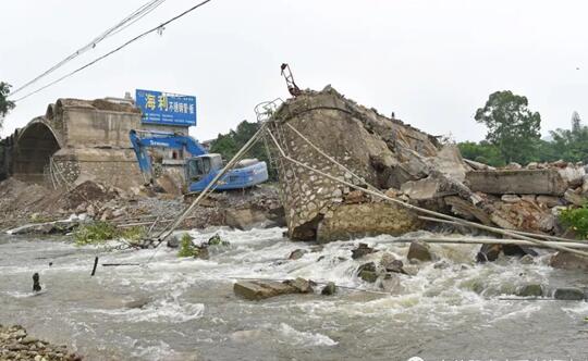惨烈！广东大桥施工坍塌 整座大桥除第一跨外其余6跨全部连锁坍塌