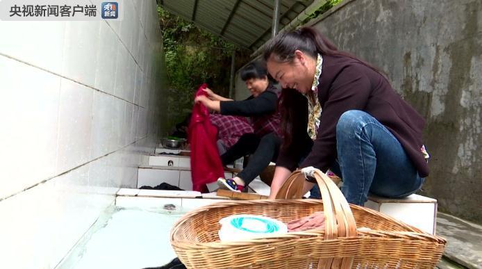 习近平走进三峡移民新村 175米线上的新生活