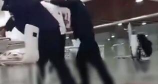 恼羞成怒？男生发疯图书馆砍女生 求爱不成拔刀砍人致死！