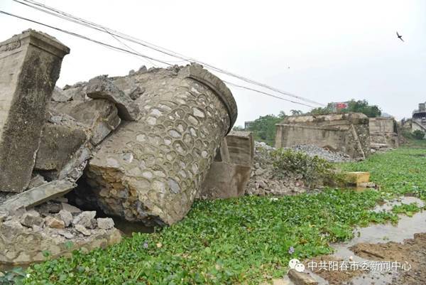 广东大桥施工坍塌 1名施工人员受重伤送医院抢救无效死亡