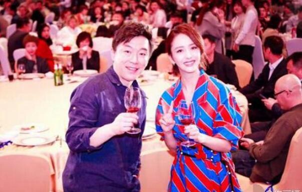 化干戈为玉帛：佟丽娅黄渤聚餐 黄渤颁奖典礼上念错名字闹乌龙