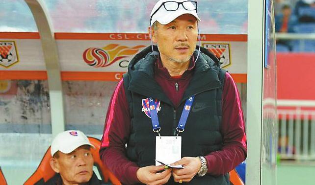 张外龙“救火”建业 以往9次对阵鲁能他仅输1场