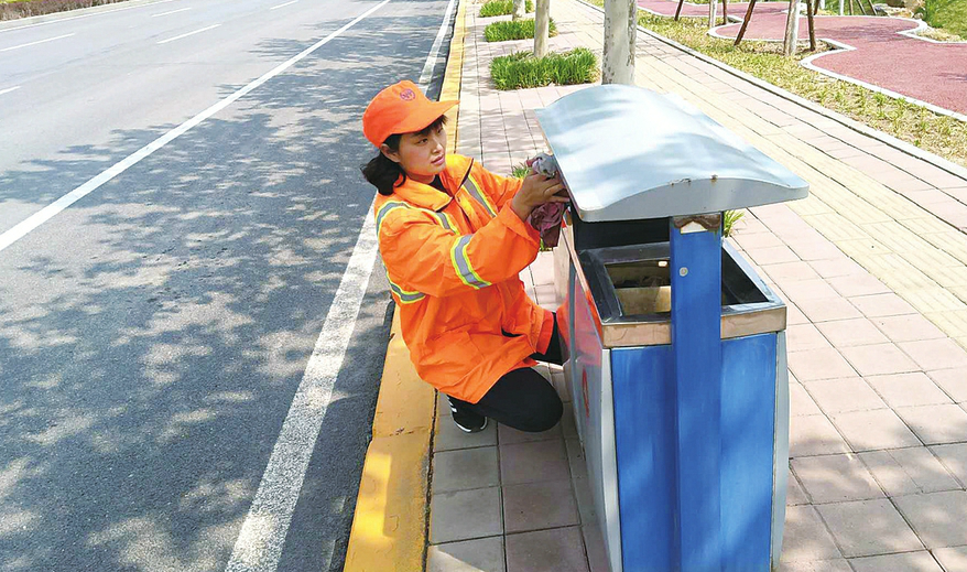 致敬劳动者 从50后到90后 他们坚守一线不负韶华