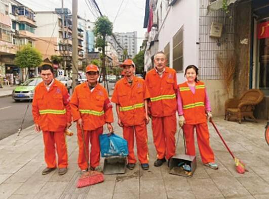 成都神秘早餐哥做好事不留名 环卫工人想对你说声“谢谢!”