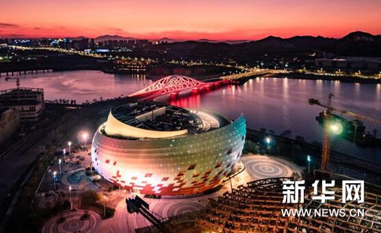 青岛东方影都落成 万达茂影城是中国最大规模