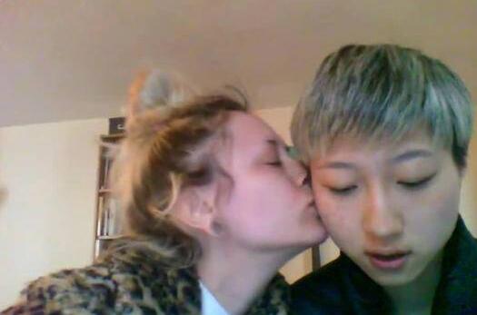 小龙女公开认爸面容憔悴 自爆患有创伤后压力症候群(PTSD)