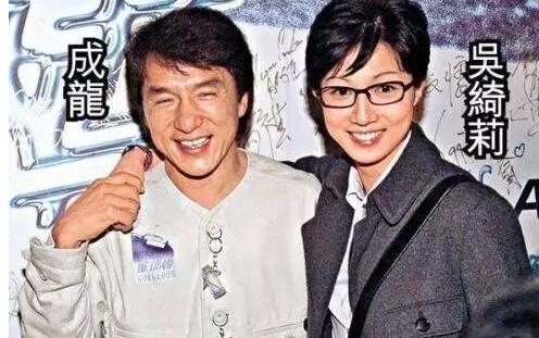 小龙女公开认爸面容憔悴 自爆患有创伤后压力症候群(PTSD)