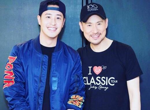 巨星的偶像!潘玮柏张学友合影