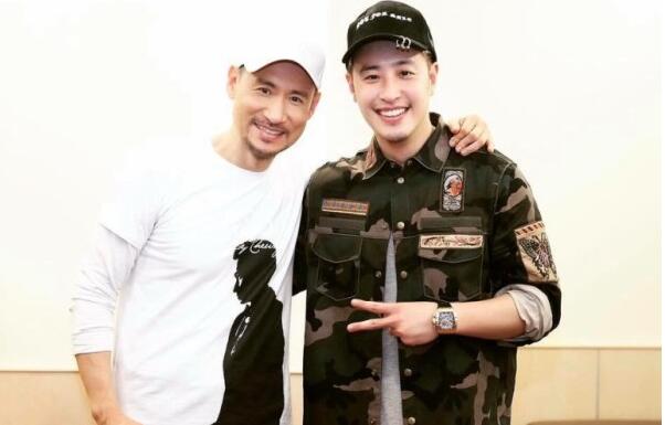 潘胖胖叔叔!!潘玮柏张学友合影 两人面带微笑干净利落