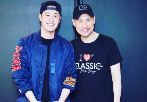 潘胖胖叔叔!!潘玮柏张学友合影 两人面带微笑干净利落