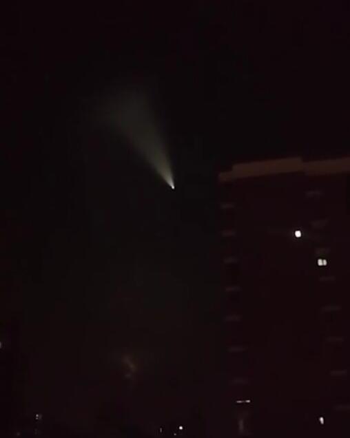 北京上空异象 划出漂亮的曲线!华北很多地方可见