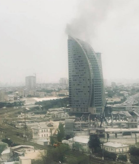 阿塞拜疆一座大楼起火 又是特朗普大厦！这是招谁惹谁了？