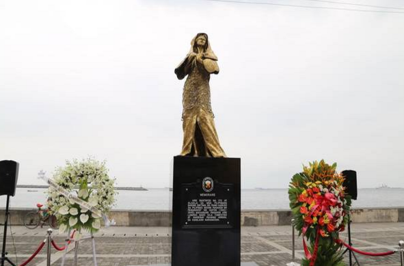 给改进排水系统让道 菲慰安妇塑像遭撤引质疑 民众纷纷抗议