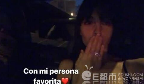 C罗女友晒大钻戒 两人已经组建了六口之家 看来好事将近了！