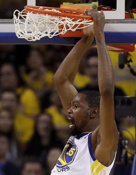 勇士大胜鹈鹕 对手弱的像菜鸡 这次可以大胆吃鸡了