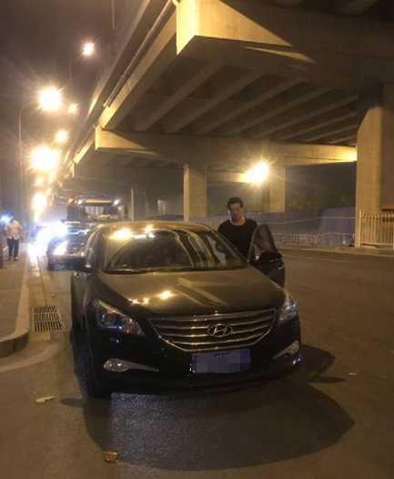 滴滴司机打投资人 被揍者顿时眼冒金星差点摔倒