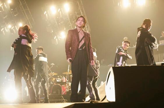 林宥嘉兑现承诺带粉丝吃宵夜 演唱会巡回2年在高雄巨蛋划下句点